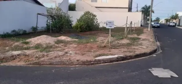 Lote/Terreno à venda, 301m² no Granada, Uberlândia