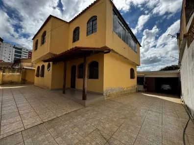 Casa com 2 Quartos à venda, 350m² no Horto Florestal, Belo Horizonte
