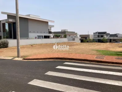 Lote/Terreno à venda, 676m² no Shopping Park, Uberlândia