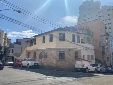 Casa com 3 Quartos à venda, 210m² no Centro, Juiz de Fora