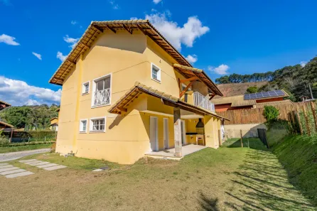 Casa de Condomínio com 4 Quartos à venda, 167m² no Itaipava, Petrópolis