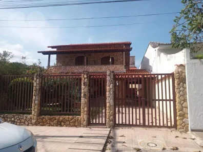 Casa com 4 Quartos à venda, 280m² no Piratininga, Niterói