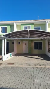 Casa de Condomínio com 3 Quartos para alugar, 94m² no Uberaba, Curitiba