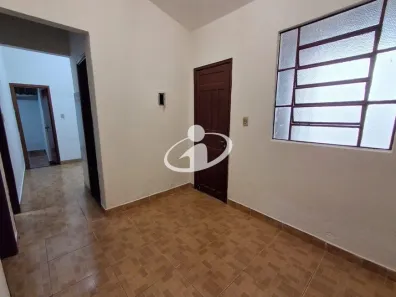 Casa com 3 Quartos para alugar, 100m² no Granada, Uberlândia