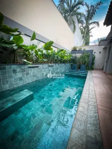 Casa de Condomínio com 3 Quartos à venda, 330m² no Gávea, Uberlândia