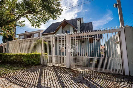 Sobrado com 5 Quartos à venda, 600m² no São Lourenço, Curitiba