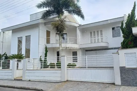 Casa com 3 Quartos à venda, 360m² no Souza Cruz, Brusque