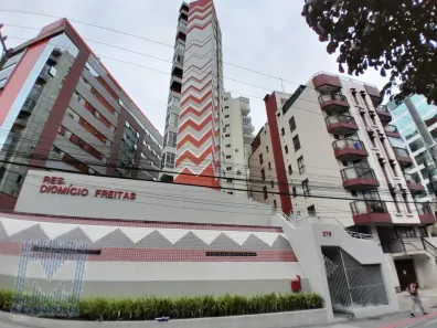 Apartamento com 2 Quartos para alugar, 65m² no Centro, Florianópolis