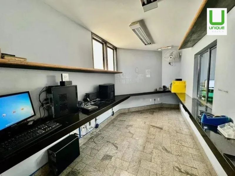 Casa com 4 quartos — Lourdes, Belo Horizonte