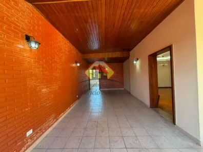 Casa com 3 Quartos para alugar, 220m² no Vila Odete, Taubaté