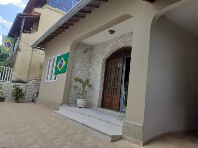 Casa com 5 Quartos à venda, 161m² no Jardim Glória, Juiz de Fora