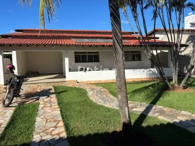 Casa com 4 Quartos à venda, 430m² no Cidade Jardim, Uberlândia