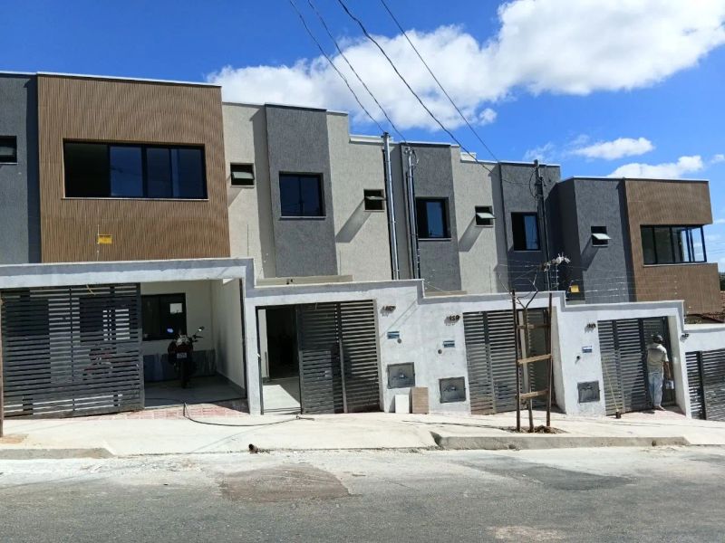 Casa com 3 quartos — Planalto, Belo Horizonte