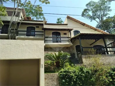 Casa de Condomínio com 4 Quartos à venda, 215m² no Vila Progresso, Niterói