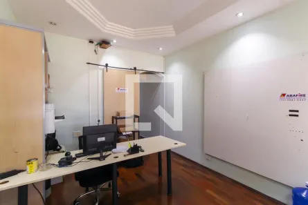 Casa com 3 Quartos à venda, 250m² no Vila Bertioga, São Paulo