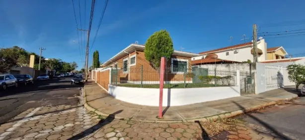 Casa com 3 Quartos à venda, 208m² no Vila José Bonifácio, Araraquara