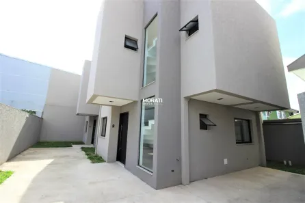 Sobrado com 3 Quartos à venda, 138m² no Novo Mundo, Curitiba