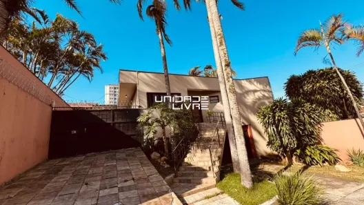 Casa com 3 Quartos para alugar, 800m² no Vila Oliveira, Mogi das Cruzes