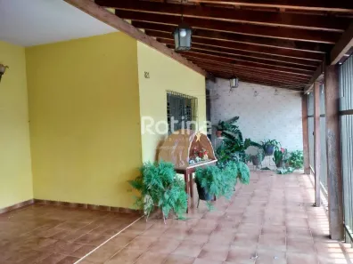 Casa com 5 Quartos à venda, 220m² no Brasil, Uberlândia