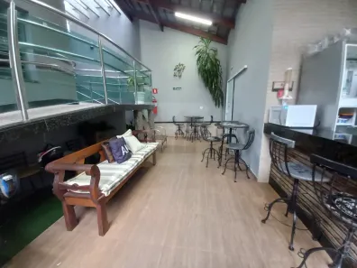 Sala Comercial para alugar, 193m² no Saraiva, Uberlândia