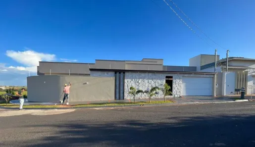 Casa com 3 Quartos à venda, 250m² no Interlagos, Araguari