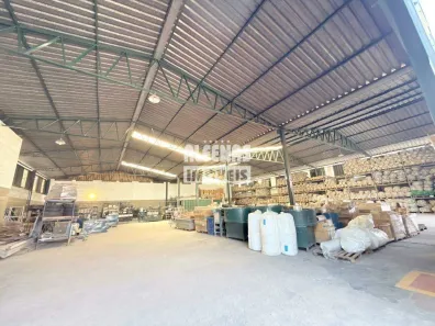 Galpão/Depósito/Armazém à venda, 1800m² no Centro, Contagem