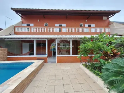 Sobrado com 4 Quartos à venda, 310m² no Ocian, Praia Grande