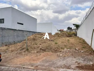 Lote/Terreno à venda, 360m² no Jardim Inconfidência, Uberlândia