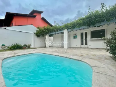 Casa com 3 Quartos à venda, 238m² no Campeche, Florianópolis