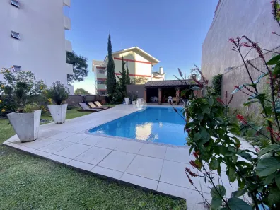 Casa com 4 Quartos para venda ou aluguel, 269m² no Nossa Senhora de Lourdes, Santa Maria