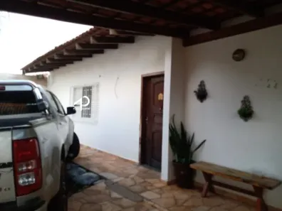 Casa com 3 Quartos à venda, 180m² no Jardim Califórnia, Cuiabá