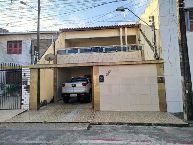 Casa com 5 Quartos à venda, 330m² no Parquelândia, Fortaleza