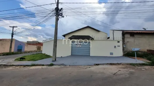 Casa com 2 Quartos para alugar, 90m² no Residencial Santa Fé I, Goiânia