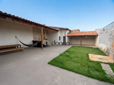 Casa com 2 Quartos à venda, 154m² no Jardim Copacabana, Uberaba