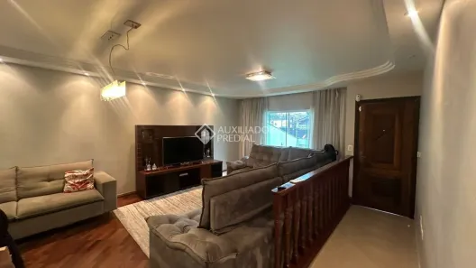 Sobrado com 4 Quartos à venda, 229m² no Vila Pires, Santo André