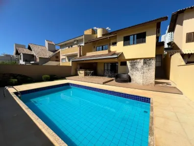 Casa de Condomínio com 3 Quartos à venda, 277m² no Parque Residencial Alcântara, Londrina