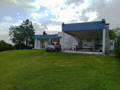 Fazenda/Sítio com 4 Quartos à venda, 225m² no Curral, Ibiúna