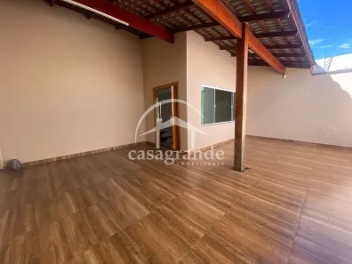Casa com 3 Quartos para alugar, 230m² no Jardim Patrícia, Uberlândia