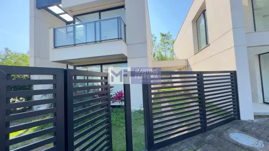 Casa com 3 Quartos para alugar, 263m² no Recreio dos Bandeirantes, Rio de Janeiro