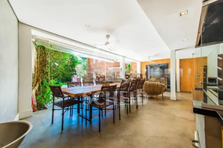 Sobrado com 4 Quartos à venda, 480m² no Jardim Guedala, São Paulo