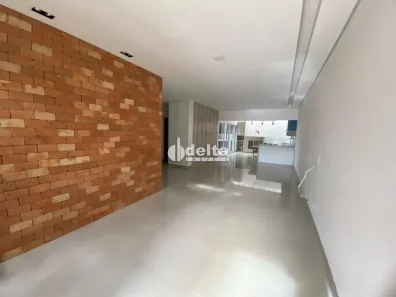 Casa de Condomínio com 3 Quartos à venda, 130m² no Laranjeiras, Uberlândia