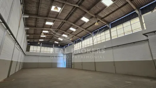 Galpão/Depósito/Armazém para alugar, 725m² no Recanto Sombra do Ipê, Santana de Parnaíba
