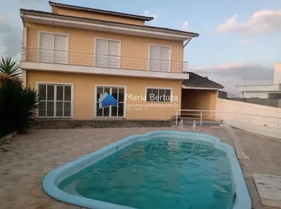 Fazenda/Sítio com 4 Quartos à venda, 456m² no Centro, Igaratá
