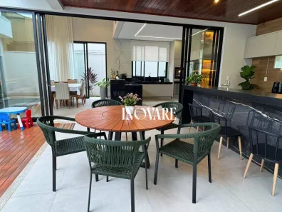 Casa com 3 Quartos à venda, 208m² no Laranjeiras, Uberlândia