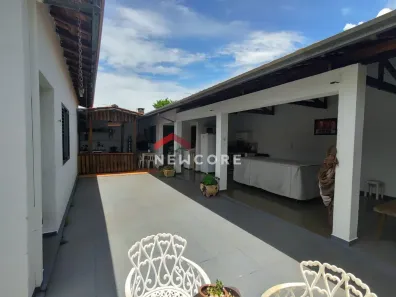 Casa com 3 Quartos à venda, 178m² no Parque Laranjeiras, Araraquara
