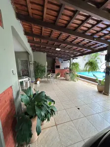 Casa com 3 Quartos à venda, 240m² no Santa Genoveva, Goiânia