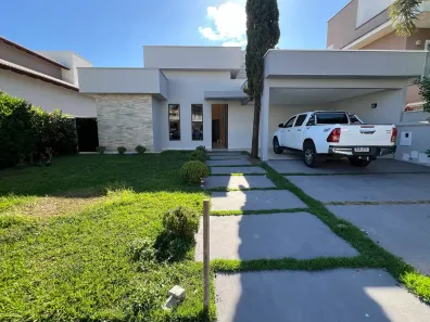 Casa de Condomínio com 3 Quartos à venda, 220m² no Jardins Lisboa, Goiânia