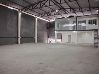 Galpão/Depósito/Armazém para alugar, 360m² no Jardim Primavera, Duque de Caxias