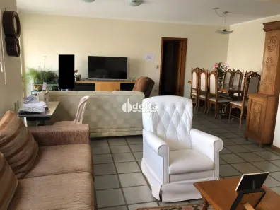 Apartamento com 4 Quartos à venda, 230m² no Lídice, Uberlândia