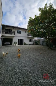 Sobrado com 4 Quartos à venda, 240m² no Jardim Praia Mar, Itapema